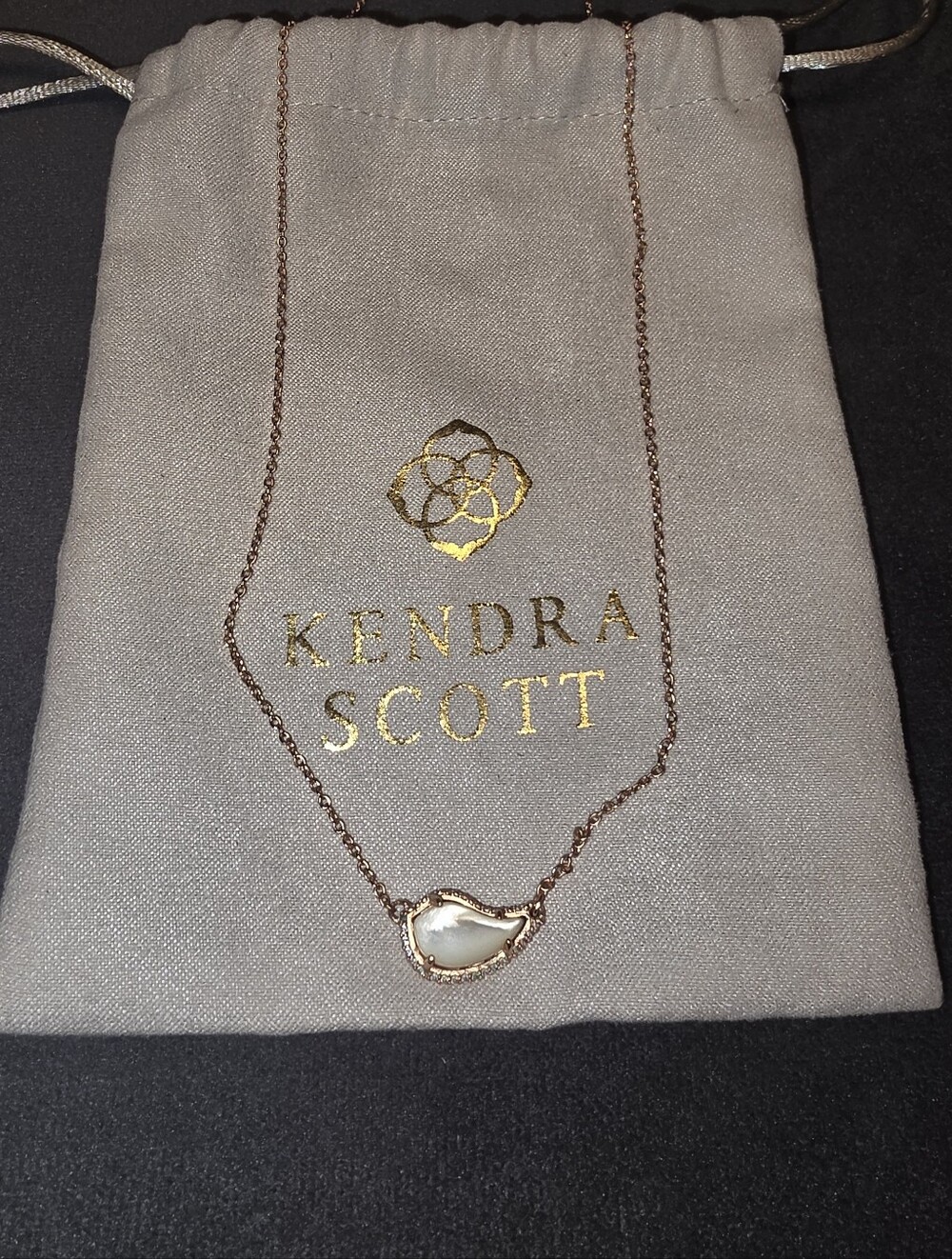 NWOT KENDRA SCOTT Rose Gold Tansy Pendant Necklace in Ivory Mother Of Pearl